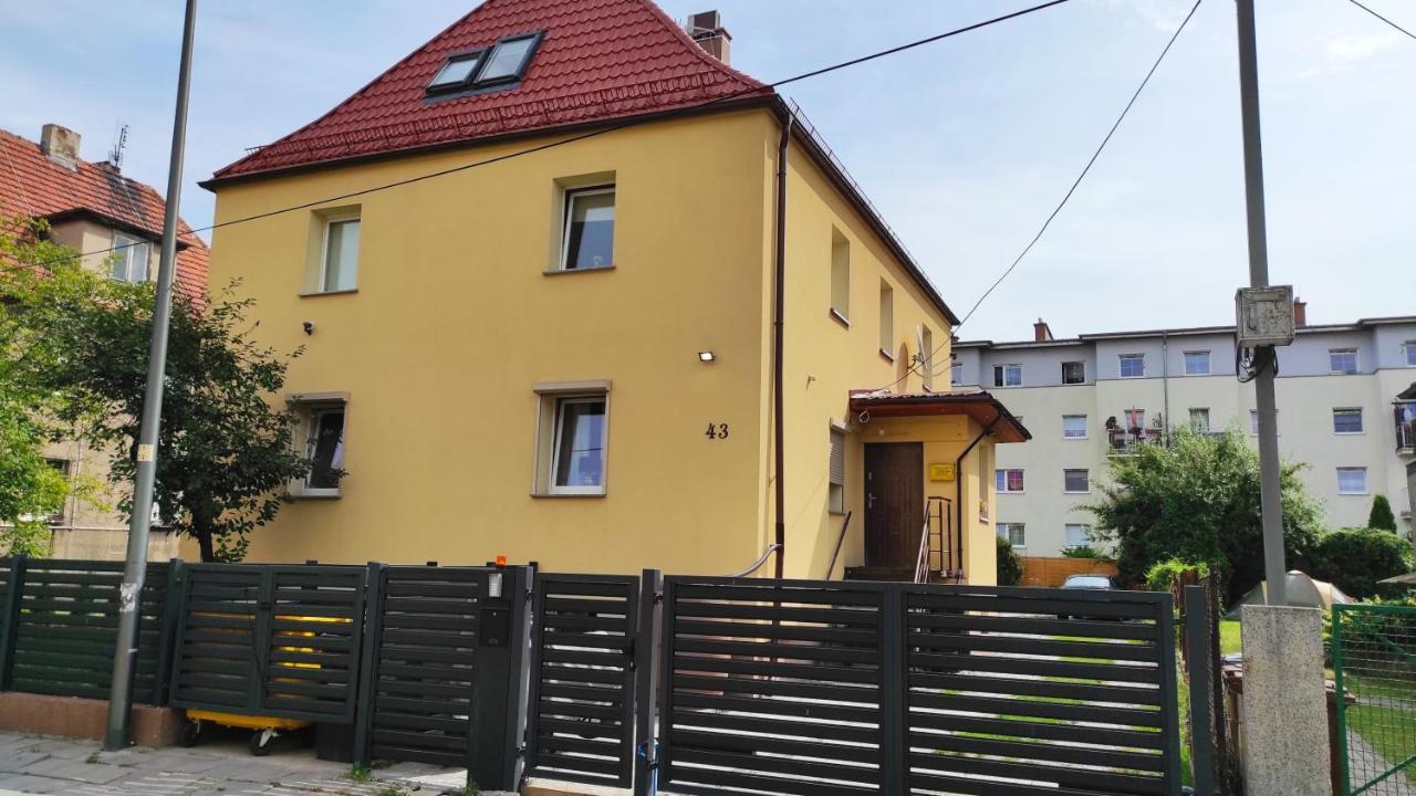 Apartament Przy Wroclawskim Stadionie Bagian luar foto
